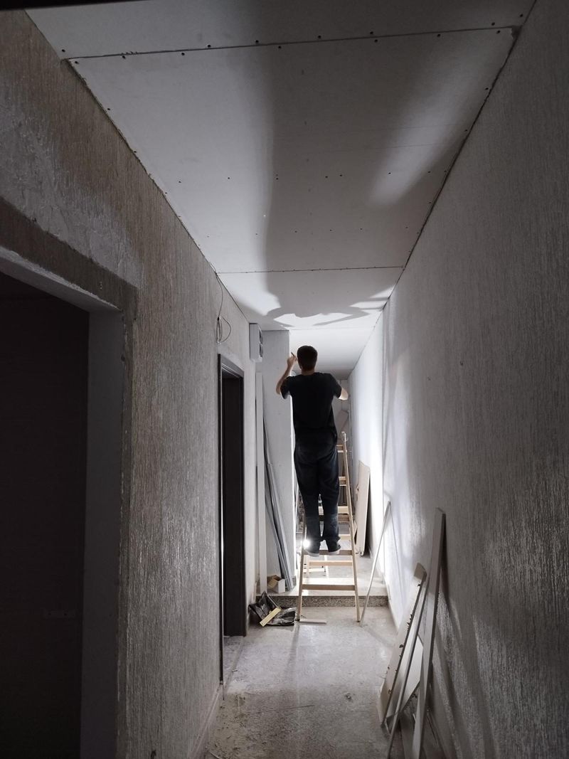 ceiling plastering hallway